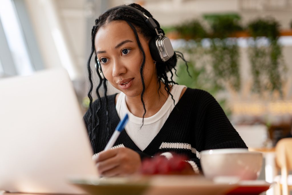 Functional Skills Level 2 English Past Papers