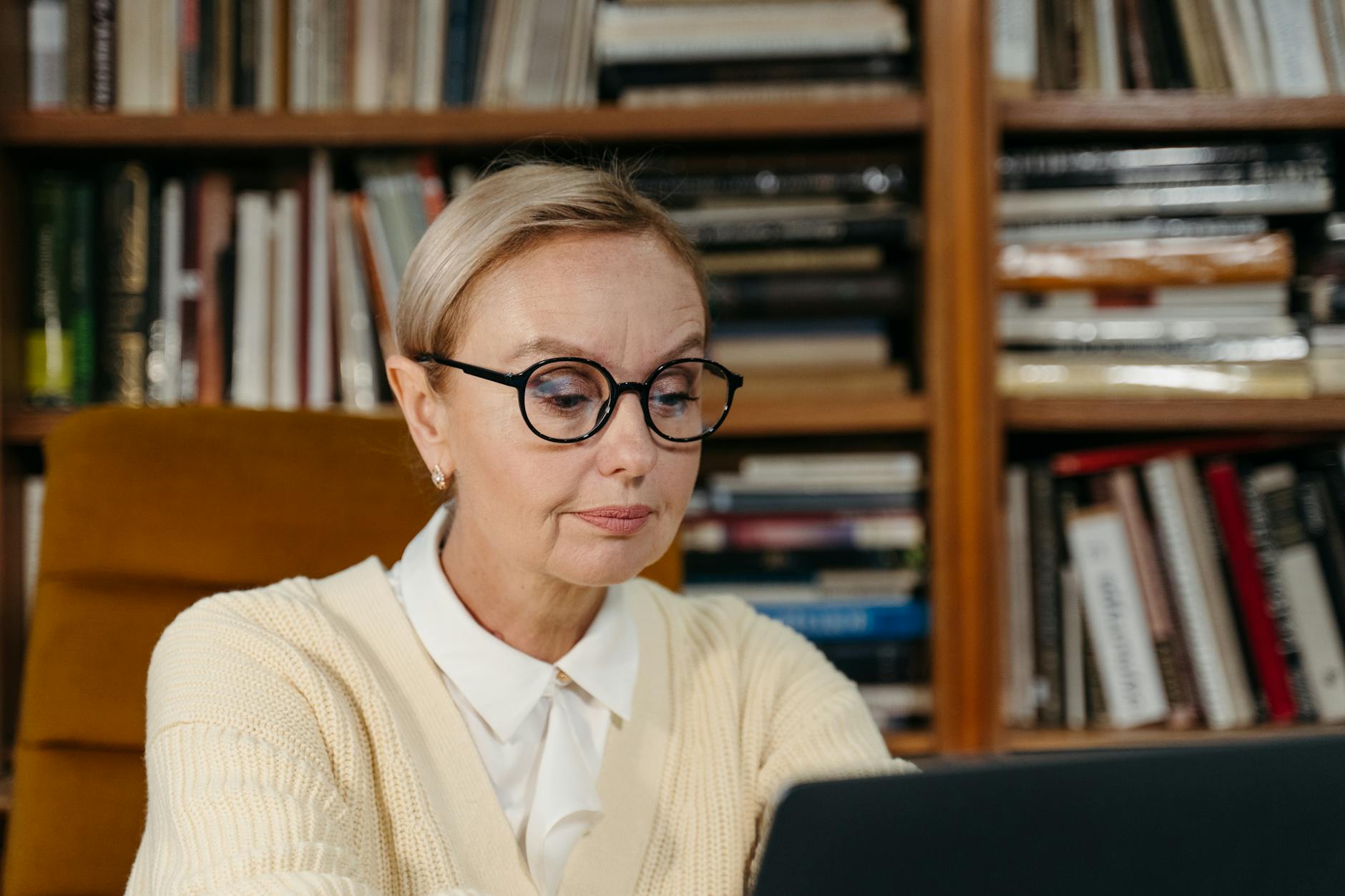 Adult learner studying online for Functional Skills Level 2 English